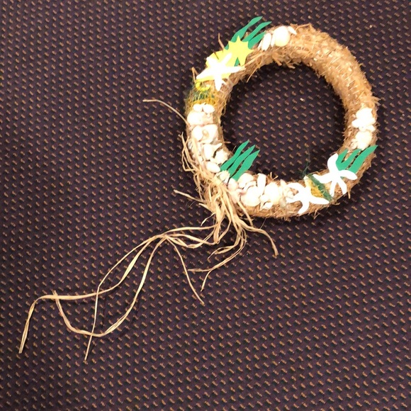 Handmade Seashell straw wreath for summertime door decor - Picture 2 of 16